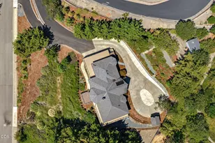 1544 Satellite Dr, Medford, OR 97504 - Photo 8