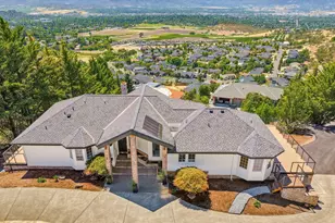1544 Satellite Dr, Medford, OR 97504 - Photo 30
