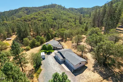 620 Wards Creek Road, Rogue River, OR 97537 - Photo 2