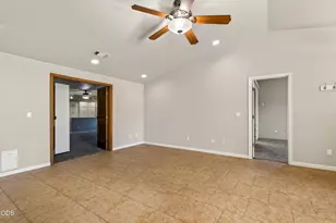 182 Justin Ct, Central Point, OR 97502 - Photo 14