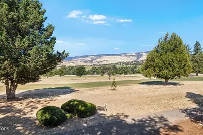 900 Cypress Point Loop, Ashland, OR 97520 - Photo 14