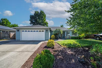 124 Meadow View Drive, Phoenix, OR 97535 - Photo 1