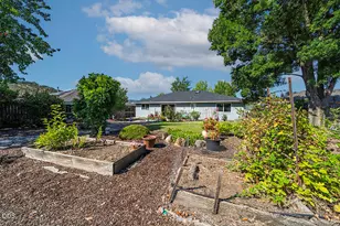 124 Meadow View Dr, Phoenix, OR 97535 - Photo 26