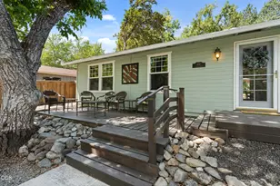 832 S 3rd St, Jacksonville, OR 97530 - Photo 8