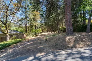 832 S 3rd St, Jacksonville, OR 97530 - Photo 36