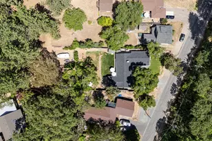 832 S 3rd St, Jacksonville, OR 97530 - Photo 48