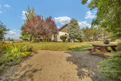 998 NE Brown Drive, Madras, OR 97741 - Photo 10