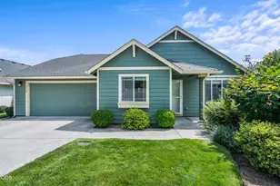 3738 SW 29th St, Redmond, OR 97756 - Photo 1