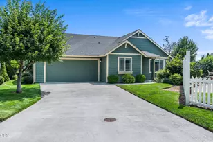 3738 SW 29th St, Redmond, OR 97756 - Photo 4