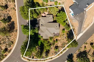 1158 NW Redfield Cir, Bend, OR 97703 - Photo 2