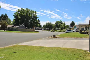 5905 Independence, Klamath Falls, OR 97603 - Photo 56