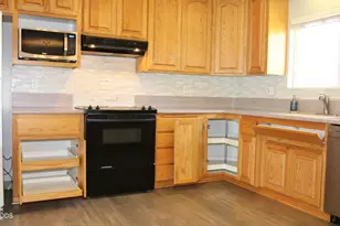 5905 Independence, Klamath Falls, OR 97603 - Photo 14