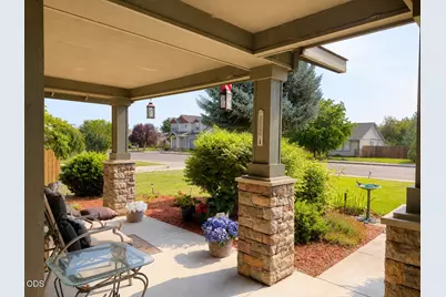 2155 NW 22nd Street, Redmond, OR 97756 - Photo 2
