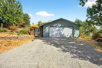 6577 Adams Road, Talent, OR 97540 - Photo 38
