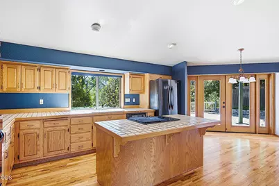 500 NW Woodson Drive, Grants Pass, OR 97526 - Photo 30