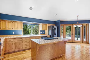 500 NW Woodson Dr, Grants Pass, OR 97526 - Photo 30