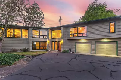 500 NW Woodson Drive, Grants Pass, OR 97526 - Photo 1