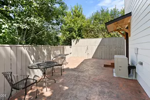 1184 Rutherford Dr, Medford, OR 97504 - Photo 36