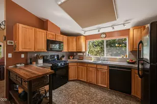67422 Trout Ln, Bend, OR 97703 - Photo 16