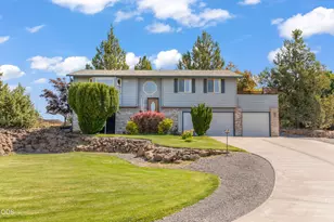 63552 Boyd Acres Rd, Bend, OR 97701 - Photo 1