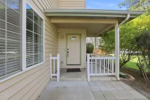 1290 NW Knoxville Blvd, Bend, OR 97703 - Photo 2