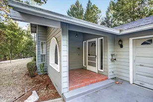 111 Sherwood Ln, Grants Pass, OR 97527 - Photo 8