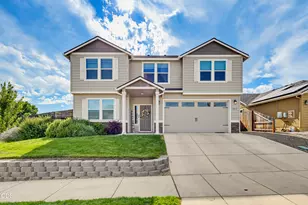 3215 McCloud St, Medford, OR 97504 - Photo 1