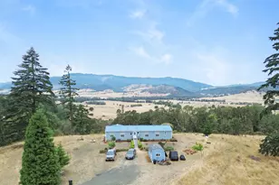 3741 Oak Hill Rd, Roseburg, OR 97470 - Photo 6