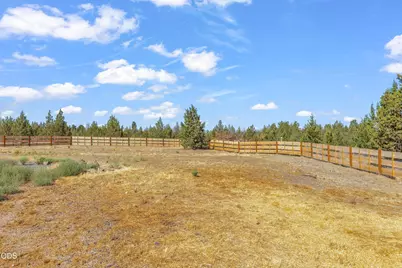7043 SW Highland Drive, Powell Butte, OR 97753 - Photo 28