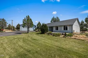 7502 SE Bluebird Ln, Prineville, OR 97754 - Photo 4
