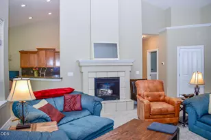 94 Skyhawk Dr, Eagle Point, OR 97524 - Photo 4