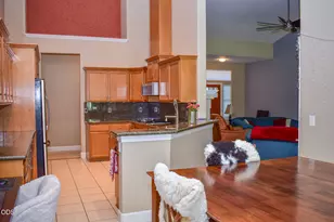 94 Skyhawk Dr, Eagle Point, OR 97524 - Photo 2