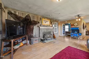 35429 McCartie Ln, Bonanza, OR 97623 - Photo 10