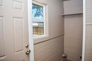 515 N Riverside Ave, Medford, OR 97501 - Photo 16