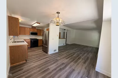 1522 NE Locksley Drive, Bend, OR 97701 - Photo 8