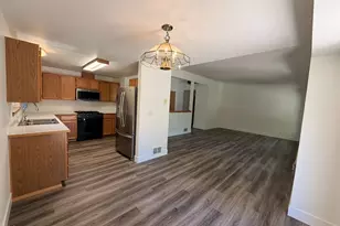 1522 NE Locksley Dr, Bend, OR 97701 - Photo 8