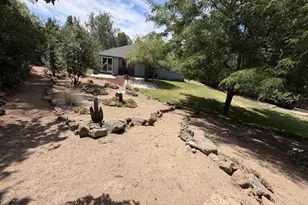 1522 NE Locksley Dr, Bend, OR 97701 - Photo 36