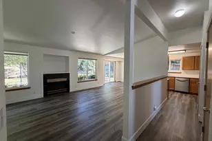1522 NE Locksley Dr, Bend, OR 97701 - Photo 6
