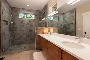 2100 NW Newport Hills Dr, Bend, OR 97703 - Photo 16