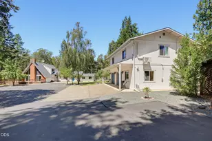 3806 Jumpoff Joe Creek Rd, Grants Pass, OR 97526 - Photo 2