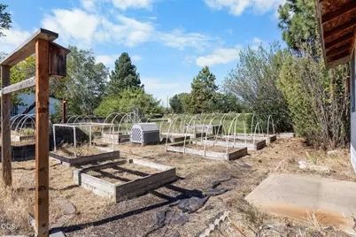 21010 Yeoman Road, Bend, OR 97701 - Photo 26