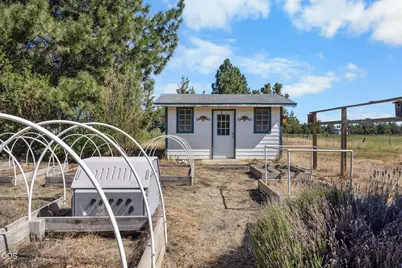 21010 Yeoman Road, Bend, OR 97701 - Photo 6