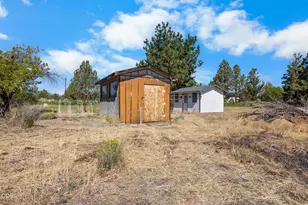 21010 Yeoman Rd, Bend, OR 97701 - Photo 24
