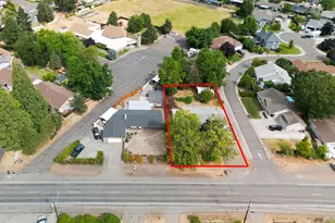 452 W Pine St, Central Point, OR 97502 - Photo 26