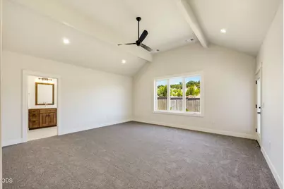491 Autumn Hills Drive, Medford, OR 97504 - Photo 18