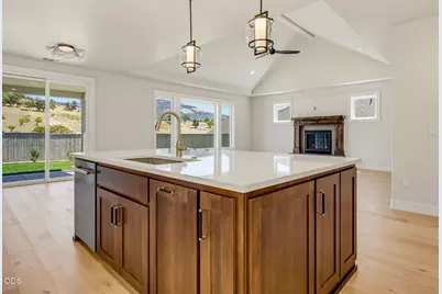 491 Autumn Hills Drive, Medford, OR 97504 - Photo 12