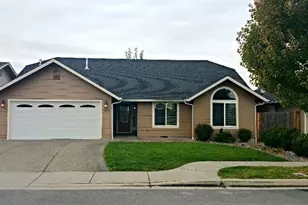 1574 SW Yucca Dr, Grants Pass, OR 97527 - Photo 1