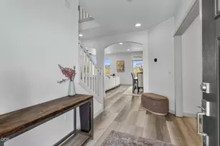 3310 NW 8th St, Redmond, OR 97756 - Photo 2