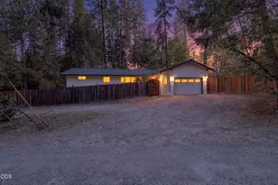 4184 E Evans Creek Rd, Rogue River, OR 97537 - Photo 1