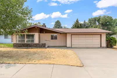 410 SE 10th Street, Madras, OR 97741 - Photo 1